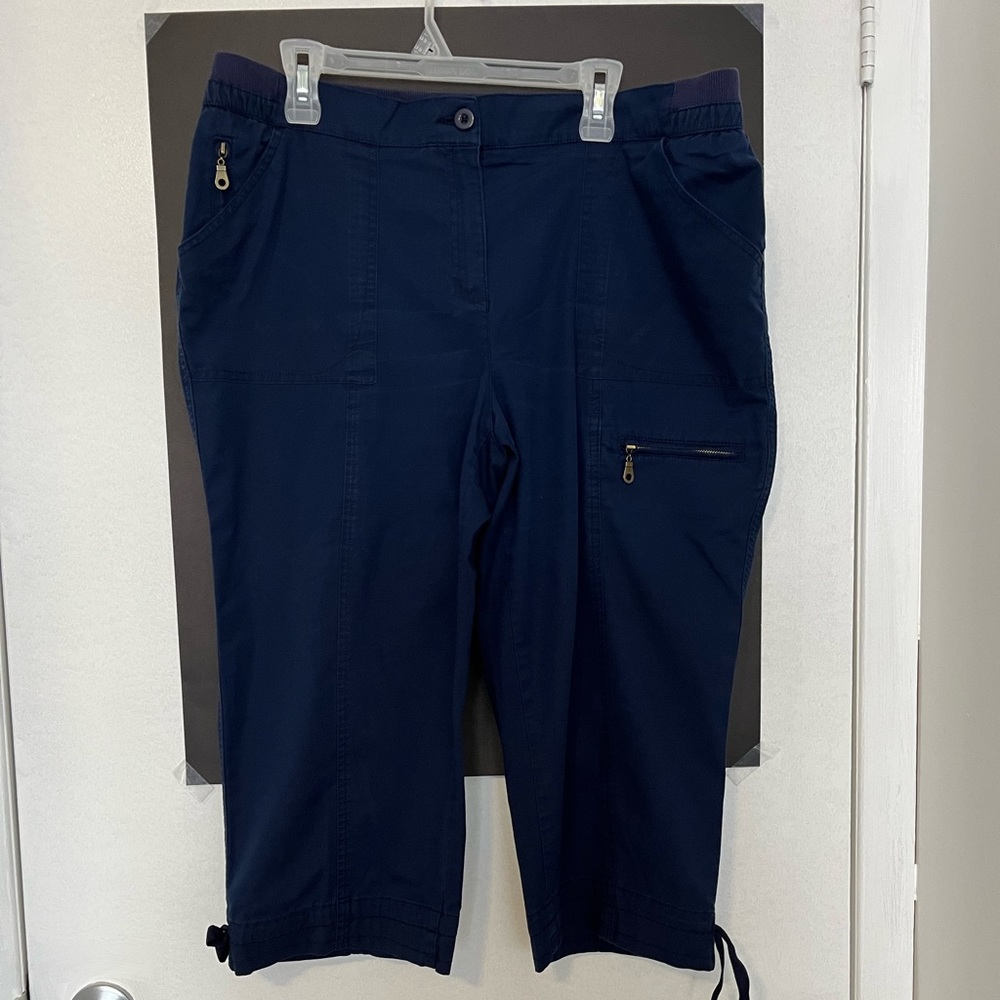 Alia capris navy blue